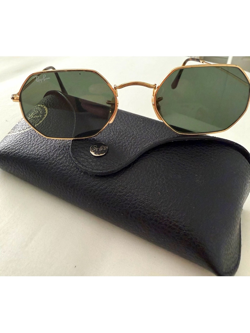 Ray-Ban Men’s Gold Frame Sunglasses with Green Lenses